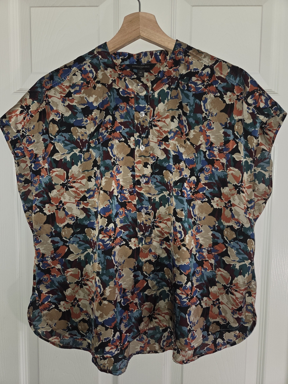 Banana Republic Multicolor Floral Short-Sleeve Button Front Blouse